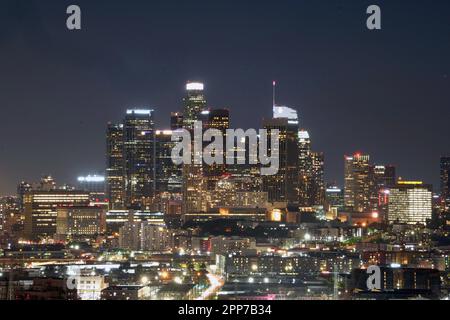 Lo skyline del centro, giovedì 20 aprile 2023, a Los Angeles. Foto Stock