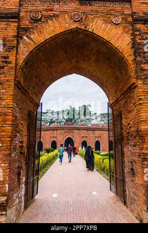 La sessanta Moschea della cupola a Bagerhat, Khulna, Bangladesh, fuoco selettivo Foto Stock