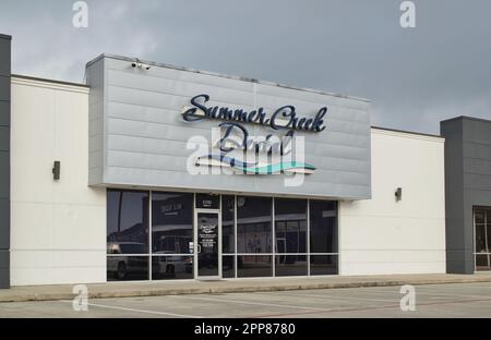 Humble, Texas USA 02-26-2023: Summer Creek Dental Clinic Exterior in Humble, Texas. Negozio locale di odontoiatria. Foto Stock