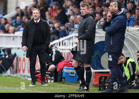 Hartlepool, Regno Unito. 22nd aprile 2023.Crawley Town manager Scott Lindsey durante la partita della Sky Bet League 2 tra Hartlepool United e Crawley Town a Victoria Park, Hartlepool il sabato 22nd aprile 2023. (Foto: Mark Fletcher | NOTIZIE MI) Credit: NOTIZIE MI & Sport /Alamy Live News Foto Stock