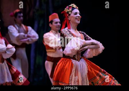 Città del Messico, Messico. 20th Apr, 2023. La National Dance Company del Messico presenta la classica Coppelia, al Palazzo delle Belle Arti di Città del Messico. Il 20 aprile 2023 a Città del Messico, Messico (Credit Image: © Luis Barron/eyepix via ZUMA Press Wire) SOLO PER USO EDITORIALE! Non per USO commerciale! Foto Stock