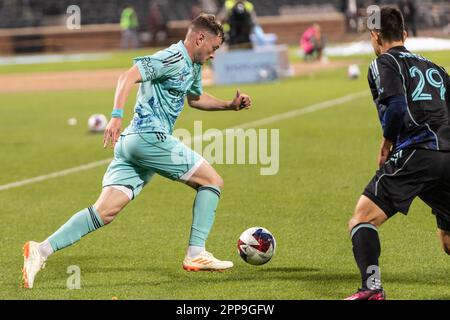 Matias Pellegrini (17) di NYCFC controlla la palla durante la partita di stagione regolare di MLS contro D. C. Unito al Citi Field di New York il 22 aprile 2023 Foto Stock