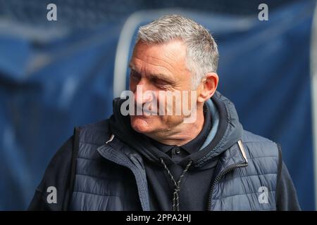 Tony Mowbray manager di Sunderland arriva davanti alla partita del Campionato Sky Bet West Bromwich Albion vs Sunderland agli Hawthorns, West Bromwich, Regno Unito, 23rd aprile 2023 (Foto di Gareth Evans/News Images) Foto Stock