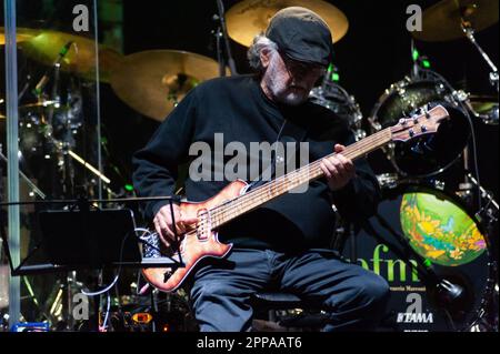 Bari, Italia. 22nd Apr, 2023. Patrick Djivas (PFM) Credit: Independent Photo Agency/Alamy Live News Foto Stock