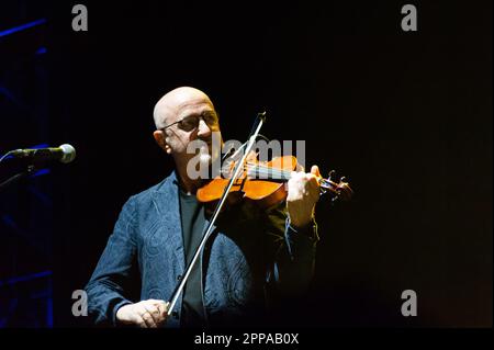 Bari, Italia. 22nd Apr, 2023. Lucio Fabbri (PFM) Credit: Independent Photo Agency/Alamy Live News Foto Stock