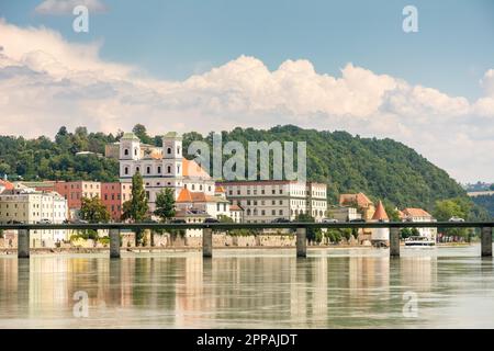 Riverside at the River Inn a Passau (Baviera) (Germania) Foto Stock