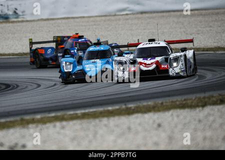 07 WELLS Anthony (gbr), HARPER-Ellam Ryan (gbr), Nielsen Racing, Ligier JS P320 - Nissan, action 20 POORDAD Fred (usa), VAUTIER Tristan (fra), HAWKSWORTH Jack (usa), Algarve Pro Racing, Oreca Gibson 07 - Gibson, action durante la 4 ore di Barcellona 2023, 1st° round della 2023 European le Mans Series sul circuito di Barcellona-Catalunya dal 21 al 23 aprile 2023 a Montmelo, Spagna - Foto: Xavi Bonilla/DPPI/LiveMedia Foto Stock