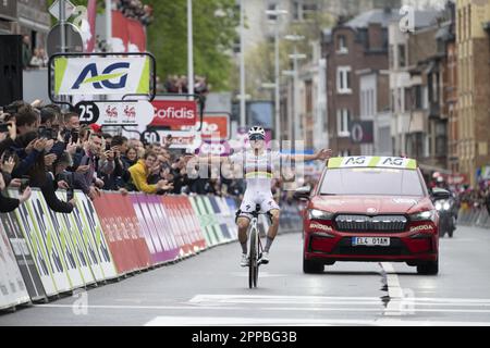 Liegi, Belgio. 23rd Apr, 2023. La gara d'élite degli uomini del Liegi-Bastogne-Liegi un giorno di bicicletta evento, 258,5km da Liegi, su Bastogne a Liegi, Domenica 23 Aprile 2023. BELGA PHOTO TOM GOYVAERTS Credit: Agenzia Notizie Belga/Alamy Live News Foto Stock