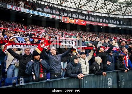 Rotterdam, Paesi Bassi. 23rd Apr, 2023. Rotterdam - tifosi di Feyenoord durante la partita tra Feyenoord e FC Utrecht allo Stadion Feijenoord De Kuip il 23 aprile 2023 a Rotterdam, Paesi Bassi. Credit: Foto box-to-box/Alamy Live News Foto Stock