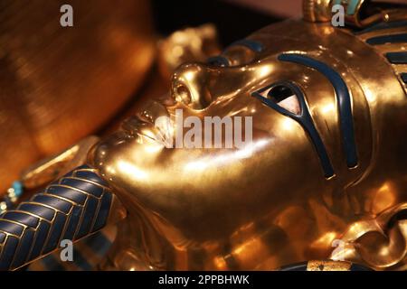 Primo piano della testa di una bara Tutankhamon Foto Stock