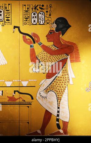 Immagine del faraone Tutankhamon riprodotta dalla sua tomba Foto Stock