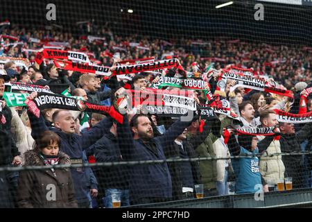 Rotterdam, Paesi Bassi. 23rd Apr, 2023. ROTTERDAM, PAESI BASSI - APRILE 23: Sostenitori di Feyenoord durante la partita di Eredivie tra Feyenoord e FC Utrecht allo Stadion Feijenoord il 23 Aprile 2023 a Rotterdam, Paesi Bassi (Foto di ben Gal/Orange Pictures) Credit: Orange Pics BV/Alamy Live News Foto Stock