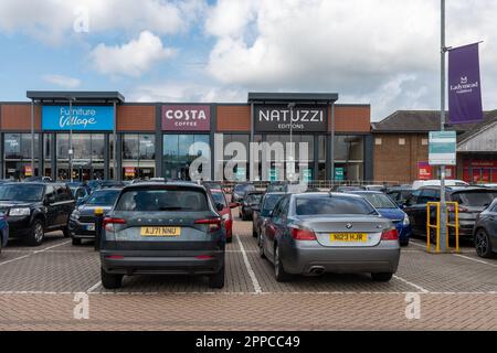 Ladymead Retail Park a Guildford, Surrey, Inghilterra, Regno Unito. Negozi fuori città o centro commerciale Foto Stock