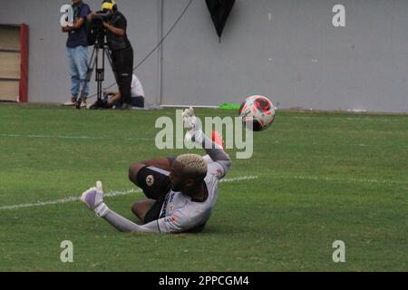 23 aprile 2023, Manaus, Amazonas, Brasile: (SPO) Campionato di calcio Amazonense: Amazonas vs Manauara. 23 aprile 2023, Manaus, Amazonas, Brasile: Incontro di calcio tra Amazonas e Manauara, per il Campionato di calcio Amazonense, domenica (22), allo stadio Carlos Zamith, nella zona est di Manaus. In una finale senza precedenti con due squadre dello stato, Amazonas ha battuto Manauara 1-0 ed è diventato campione del Campionato di Calcio Amazonense 2023. LUAN Santos ha segnato il gol che ha coronato la storica campagna del team guidato da Rafael Lacerda dal Rio Grande do sul.Credit: Josemar Antunes/thenew Foto Stock