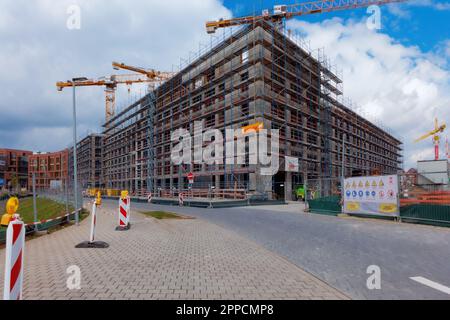 Stoccarda, Germania - Aprile 07,2023: Bad Cannstatt questo è un grande sito di costruzione del progetto Stuttgarter Hoefe., che crea nuovi appartamenti e sh Foto Stock