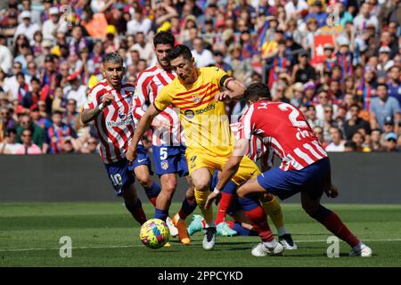 Barcellona, Spagna. 23rd Apr, 2023. Lewandowski in azione durante la partita di LaLiga tra il FC Barcelona e l'Atletico de Madrid allo Stadio Spotify Camp Nou di Barcellona, Spagna. Credit: Christian Bertrand/Alamy Live News Foto Stock