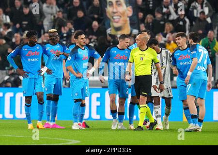 Torino, Italia. 23rd Apr, 2023. Torino, 18th 2023 aprile: L'arbitro Micheal Fabbri durante la Serie A match tra Juventus FC e SSC Napoli allo stadio Allianz di Torino. (Foto Mosca/SPP) Credit: SPP Sport Press Photo. /Alamy Live News Foto Stock