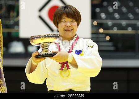 Kanagawa, Giappone. 23rd Apr, 2023. Mami Umeki JUDO : 2023 Coppa delle imperatrici tutti i campionati giapponesi di Judo femminile cerimonia di premiazione a Yokohama Budokan a Kanagawa, Giappone . Credit: Naoki Morita/AFLO SPORT/Alamy Live News Foto Stock