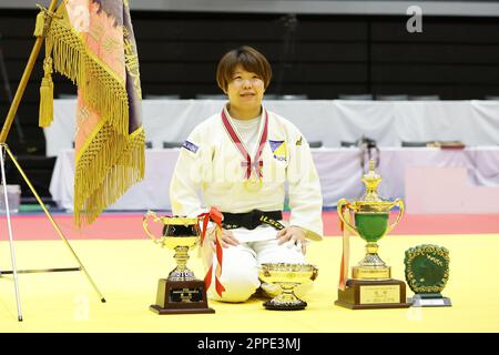 Kanagawa, Giappone. 23rd Apr, 2023. Mami Umeki JUDO : 2023 Coppa delle imperatrici tutti i campionati giapponesi di Judo femminile cerimonia di premiazione a Yokohama Budokan a Kanagawa, Giappone . Credit: Naoki Morita/AFLO SPORT/Alamy Live News Foto Stock