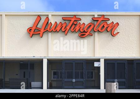 HUNTINGTON BEACH, CALIFORNIA - 23 aprile 2023: Huntington sulla palestra della Huntington Beach High School. Foto Stock