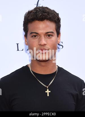 Beverly Hills, Stati Uniti. 23rd Apr, 2023. Jan Luis Castellanos arriva al Daily Front Row's Fashion Los Angeles Awards che si tiene presso il Beverly Hills Hotel il 23 aprile 2023 a Beverly Hills, California. © Lisa OConnor/AFF-USA.com Credit: AFF/Alamy Live News Foto Stock