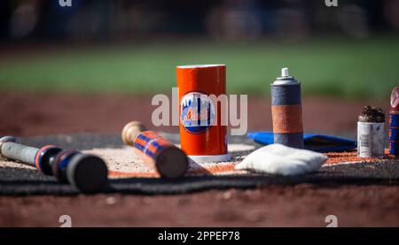 San Francisco, California, Stati Uniti. Aprile 23 2023 San Francisco CA, USA I New York Mets sulle attrezzature del ponte durante la partita di MLB tra i New York Mets e i San Francisco Giants all'Oracle Park San Francisco Calif. Thurman James/CSM Credit: CAL Sport Media/Alamy Live News Foto Stock