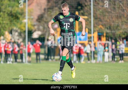 Ivancsa, Ungheria – 19 ottobre 2022. Ferencvaros centrocentrale Mats Knoester durante la Coppa Ungherese turno di 32 partita Ivancsa vs Ferencvaros (3-2). Foto Stock