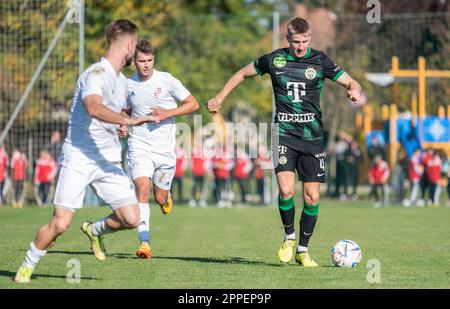 Ivancsa, Ungheria – 19 ottobre 2022. Ferencvaros centrocorsa Mats Knoester durante la Coppa d'Ungheria turno di 32 partita Ivancsa vs Ferencvaros (3-2) Foto Stock