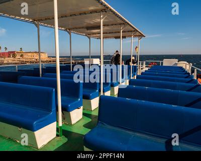 Ile de Goree, Senegal, Feb, 2019: Trasferimento in barca a Dakar su una famosa isola degli schiavi di Goree. Gorée. Dakar, Senegal. Africa. Foto Stock