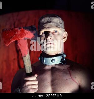 DAVID PROWSE nell'ORRORE DI FRANKENSTEIN (1970), diretto da JIMMY SANGSTER. Credit: Hammer Productions / Album Foto Stock