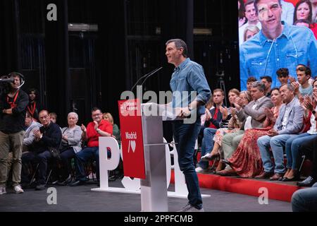 Pedro Sanchez. Juan Lobato. Javier Ayala. Atto massiccio del PSOE con il sindaco, candidato per la Comunità di Madrid e presidente della Spagna Foto Stock