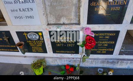 Al Pere Lachaise Cemetery, il più grande cimitero di Parigi, si trova il luogo di sepoltura della famosa ballerina Isadora Duncan Foto Stock