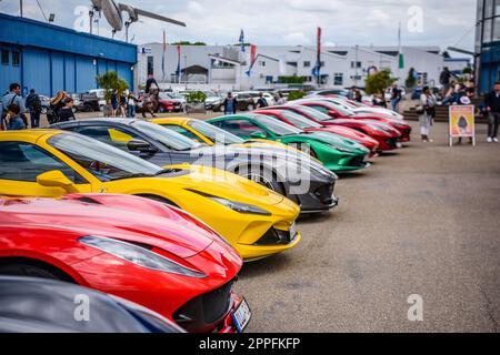 SINSHEIM, GERMANIA - mai 2022: Ferrari 812 Superfast tipo F152M, F8 tipo F142MFL Foto Stock