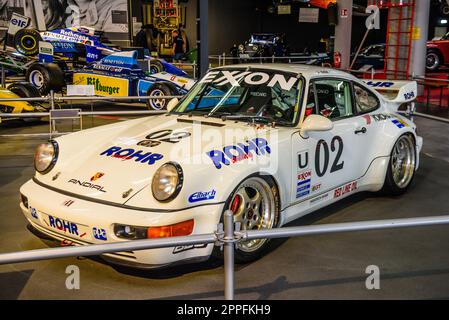 SINSHEIM, GERMANIA - mai 2022: Bianco Porsche 911 924 Turbo GT 1980 Foto Stock