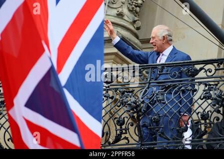 Re Carlo III, visita di stato ad Amburgo, 31.03.2023, sul balcone del municipio Foto Stock