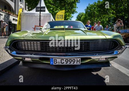 BERLINO - 18 GIUGNO 2022: Muscle car Ford Torino GT, 1970. Classic Days Berlino. Foto Stock