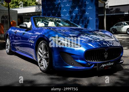 BERLINO - 18 GIUGNO 2022: Vettura sportiva Maserati GranCabrio Sport. Classic Days Berlino. Foto Stock