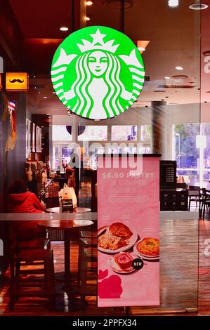 Starbucks al Penrith Plaza, nei sobborghi occidentali di Sydney Foto Stock