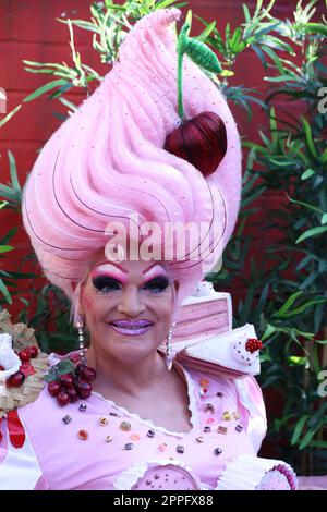 Olivia Jones, Lieferando Food-Queen presentazione dei travestimenti delle drag queen nell'Olivia Show Club sulla Reeperbahn, Amburgo, 19.07.2022 Foto Stock