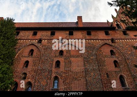 Castello dell'Ordine Teutonico a Malbork - il più grande castello del mondo per area terrestre a Malbork, Pomerania, Polonia Foto Stock