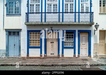 facciate della casa di piccole città in sud america Foto Stock