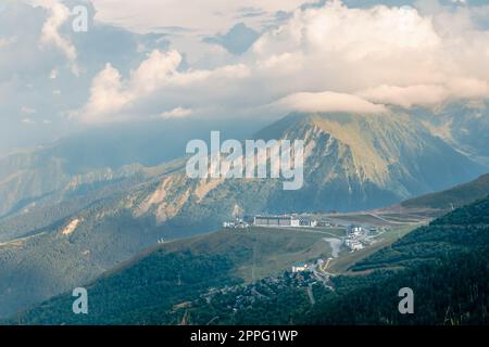 Panoramica degli edifici del comprensorio sciistico Pla D Adet Foto Stock