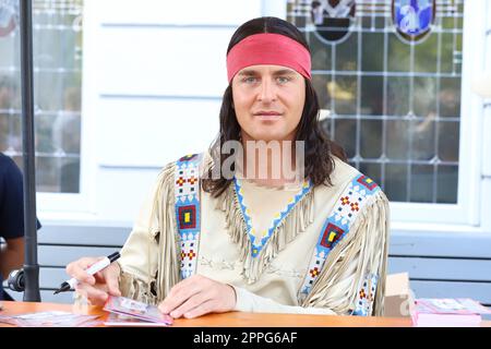 Alexander Klaws, sessione autografa del Karl May Festival, zona pedonale, Bad Segeberg, 06.08.2022 Foto Stock