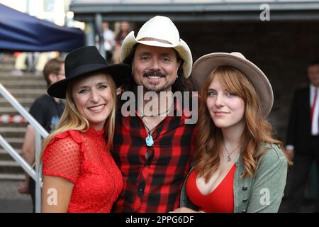 Più di parole con Stefanie Hertel, Lanny Lanner, Johanna Mross, Sonnenklar.TV Schlager trifft Pop, Margarethenhoehe, Essen, 06.08.2022 Foto Stock