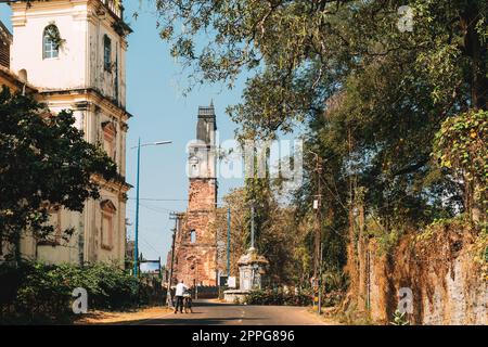 Vecchia Goa, India. Chiesa di S.. Augustine nel complesso della chiesa in rovina. La chiesa fu completata nel 1602. Sito Patrimonio Mondiale dell'Umanità, chiese e conventi di Goa Foto Stock