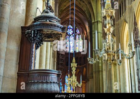 Interno della Cattedrale di nostra Signora di Reims, Francia Foto Stock