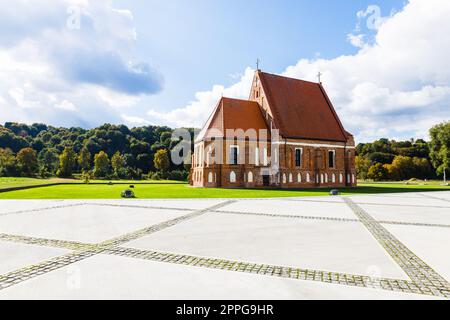 Autentica chiesa gotica Zapyskis di San Giovanni Battista, Lituania Foto Stock