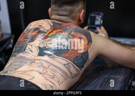 Partecipante non identificato alla 15th Tattoofest Convention a Cracovia. Foto Stock