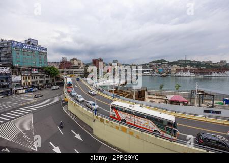 New Taipei, Taiwan 12 giugno 2022: Keelung City Street a Taiwan Foto Stock