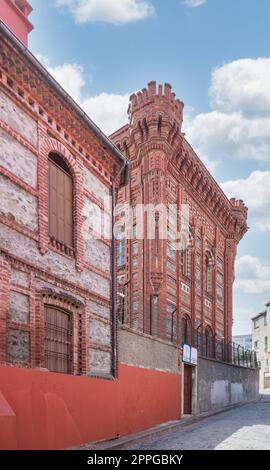 Vista laterale del Collegio greco ortodosso di Phanar, o Ozel Fener Rum Lisesi, quartiere di Fener, Istanbul, Turkiye Foto Stock